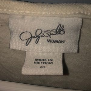 Jaclyn Smith Tops - Creamy white pattern scoop neck T-shirt Jaclyn Smith Tops - Creamy white pattern scoop neck T-shirt